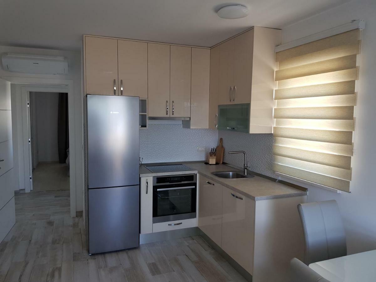 Apartmani Marella Donji Seget Zewnętrze zdjęcie