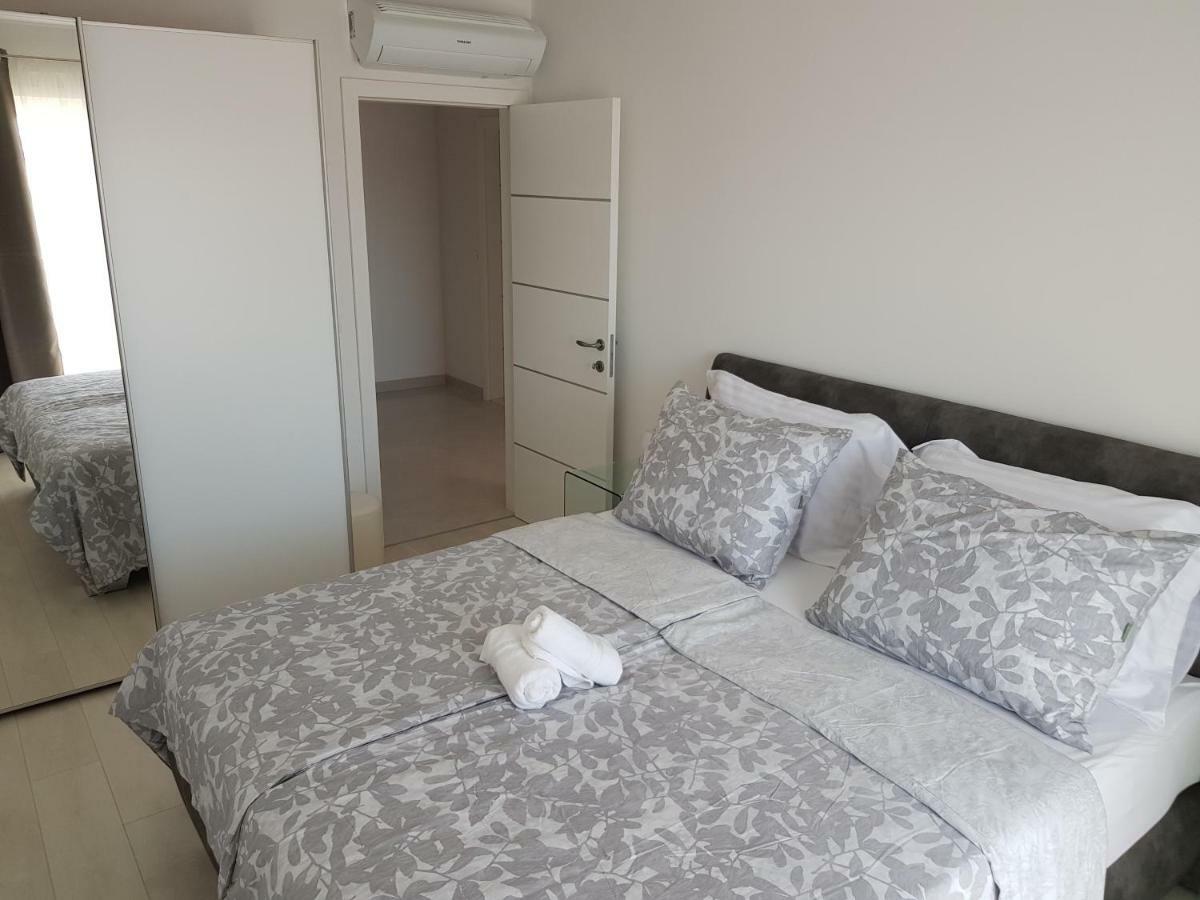 Apartmani Marella Donji Seget Zewnętrze zdjęcie