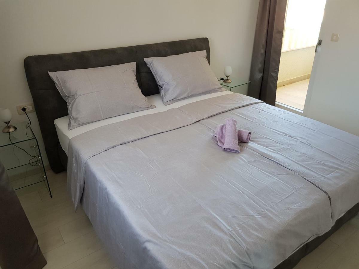 Apartmani Marella Donji Seget Zewnętrze zdjęcie