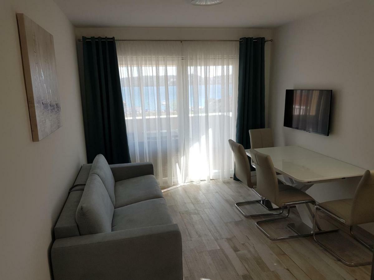 Apartmani Marella Donji Seget Zewnętrze zdjęcie